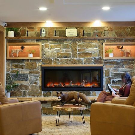 Fernie Fox Hotel Exterior photo