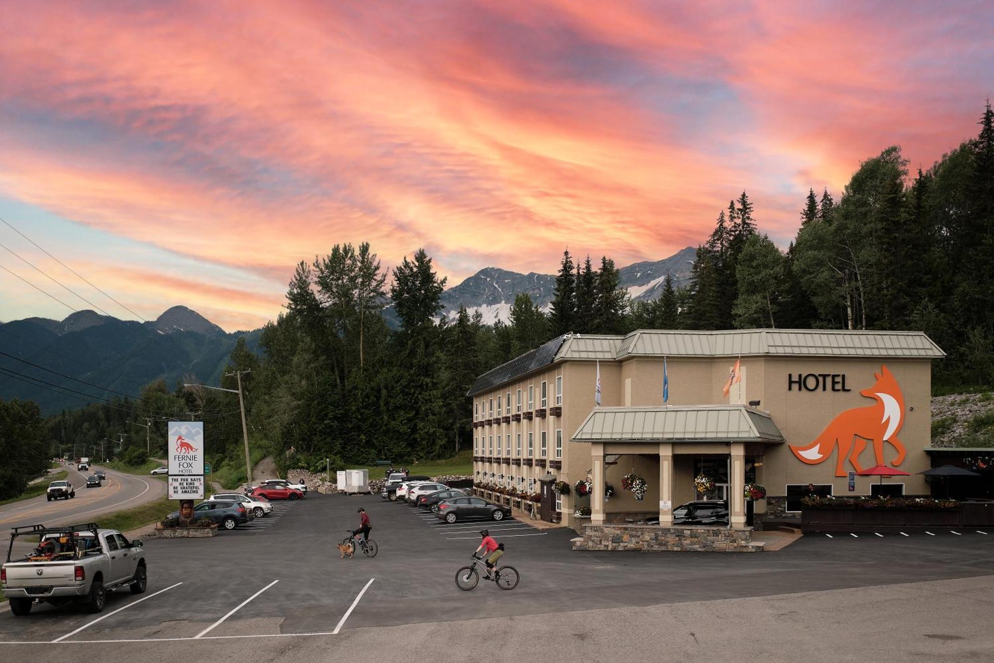 Fernie Fox Hotel Exterior photo