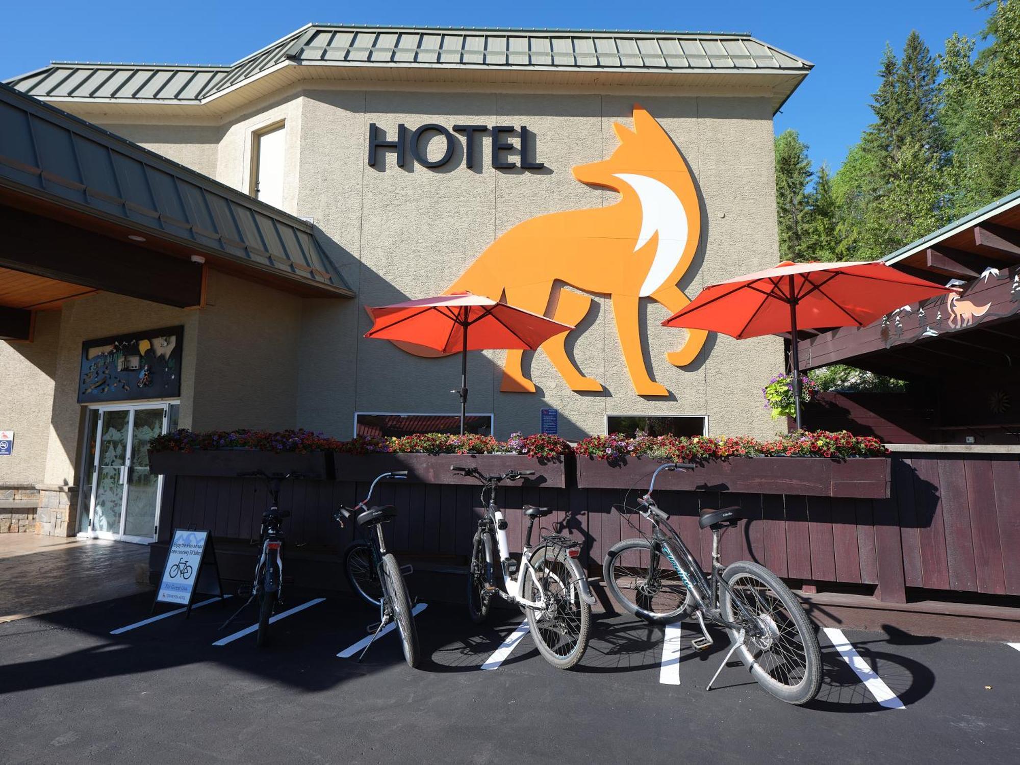 Fernie Fox Hotel Exterior photo