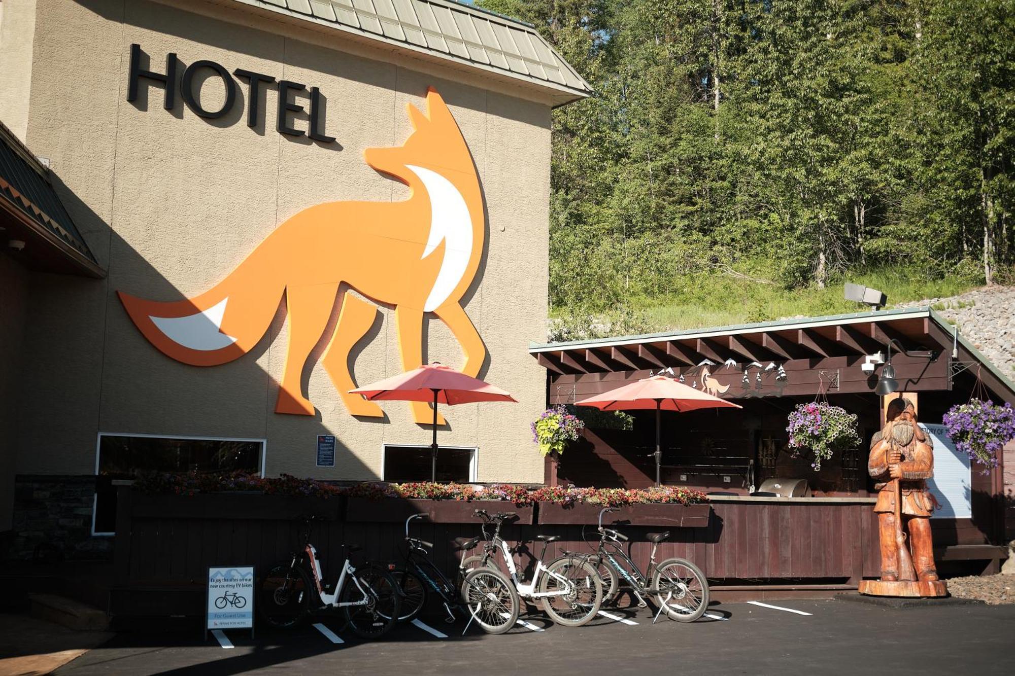 Fernie Fox Hotel Exterior photo