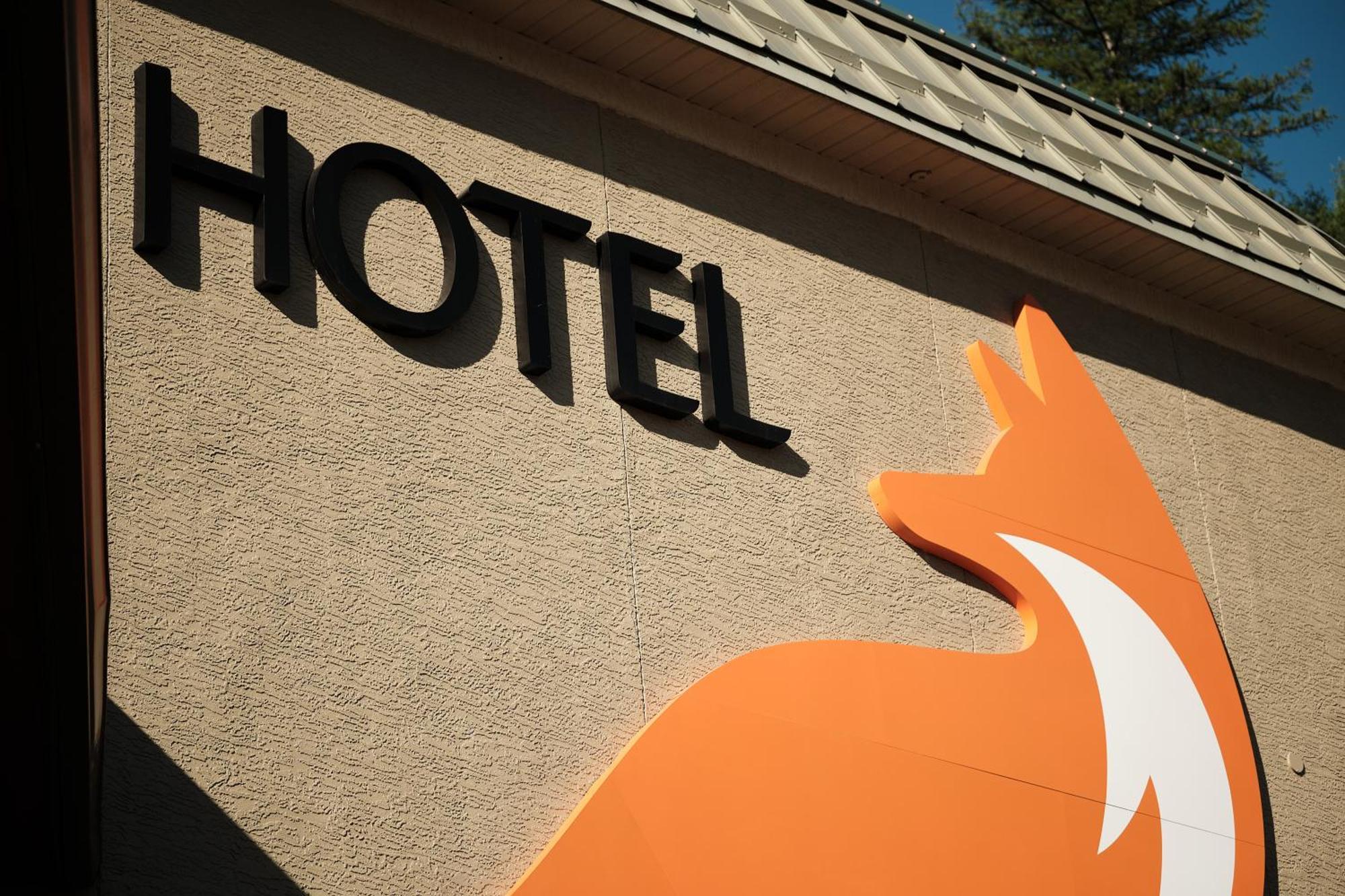 Fernie Fox Hotel Exterior photo