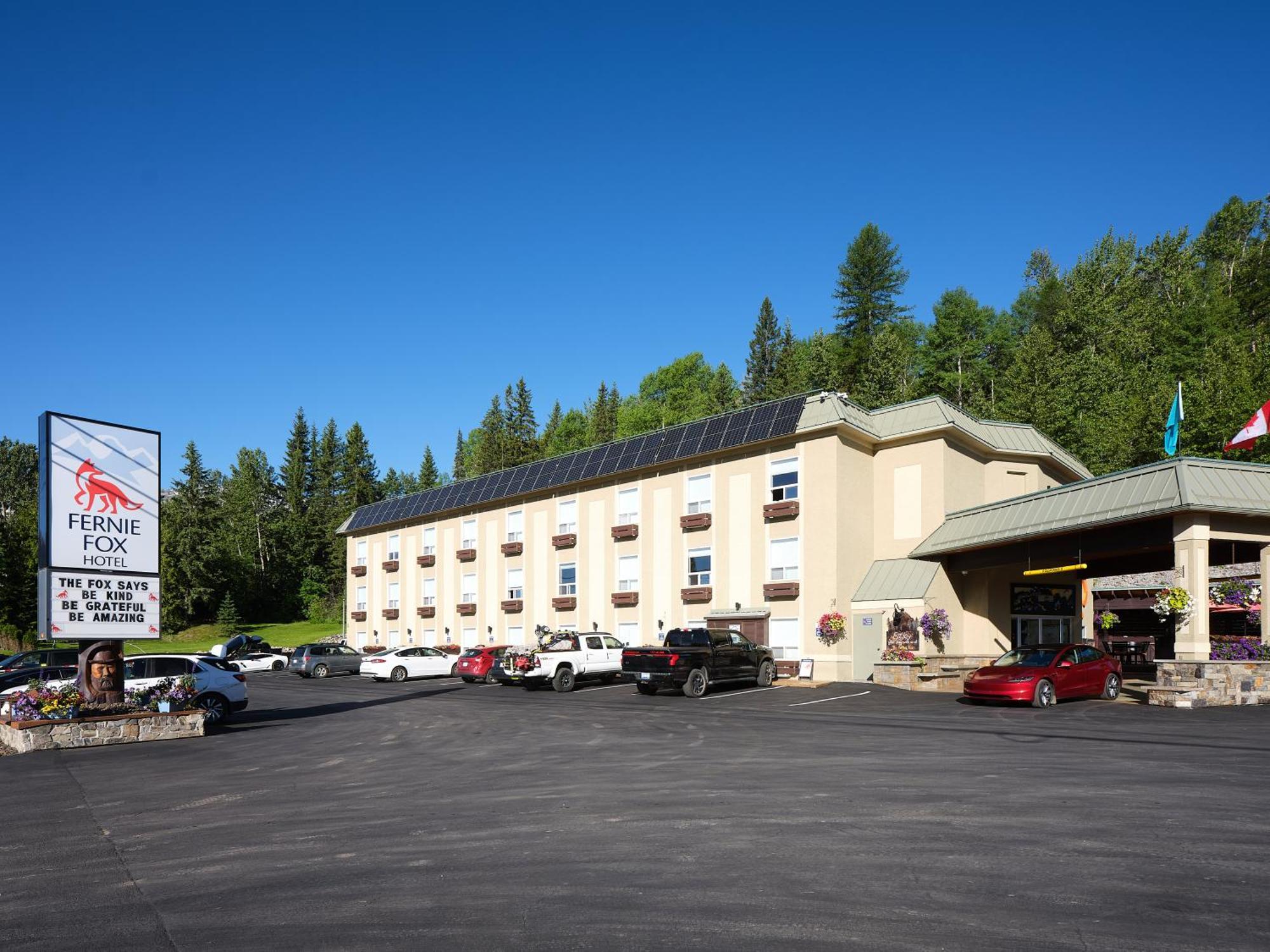 Fernie Fox Hotel Exterior photo
