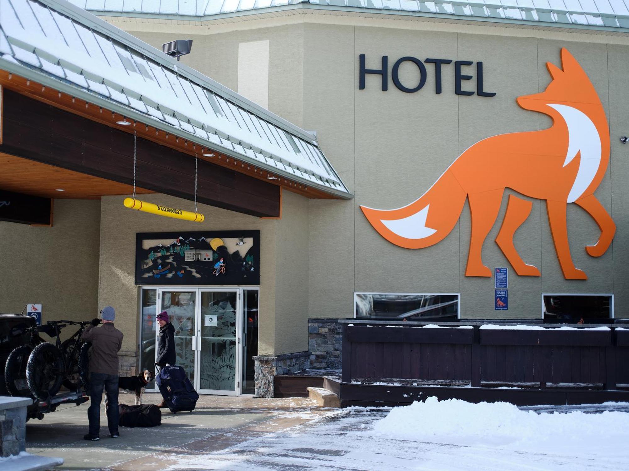 Fernie Fox Hotel Exterior photo