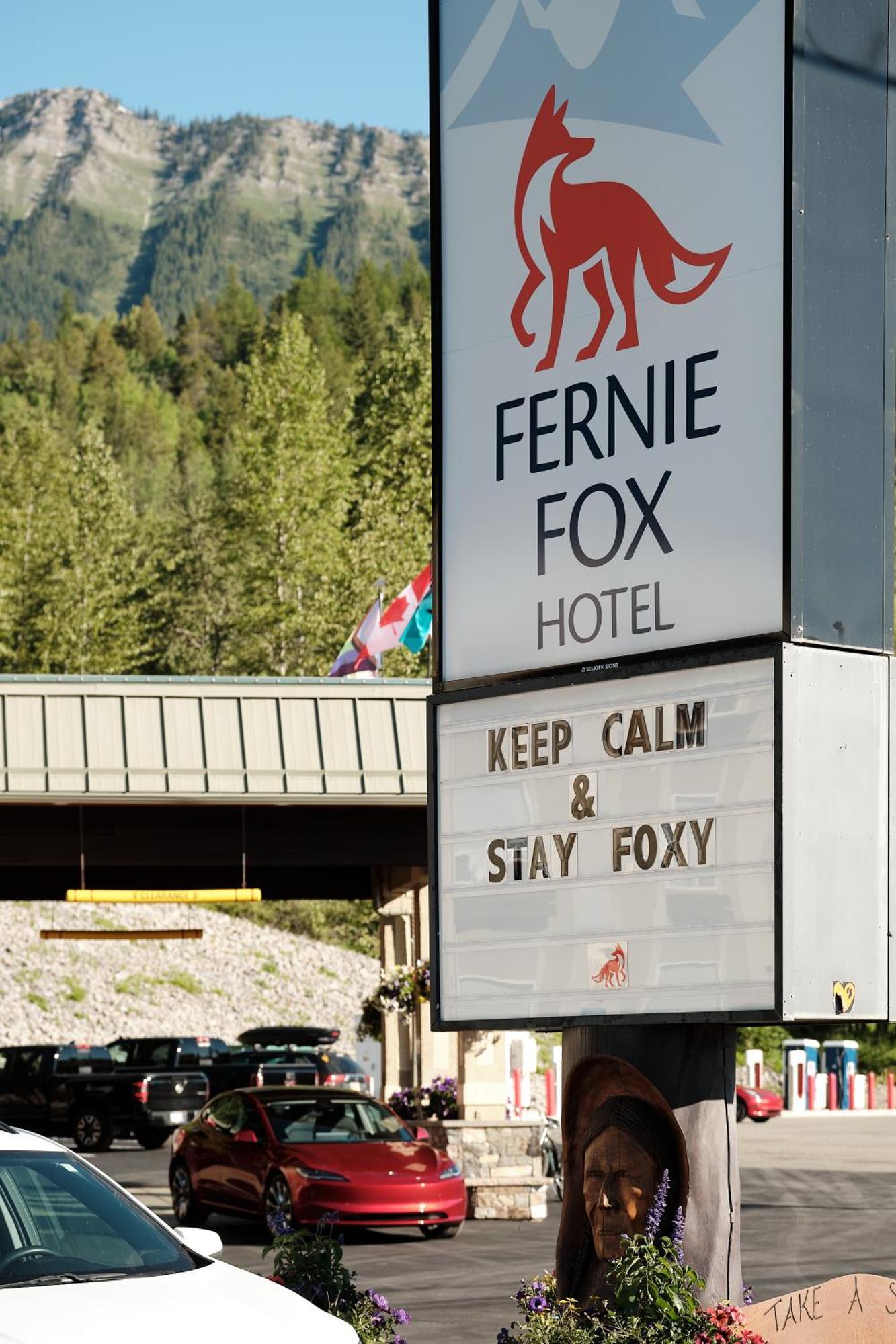 Fernie Fox Hotel Exterior photo